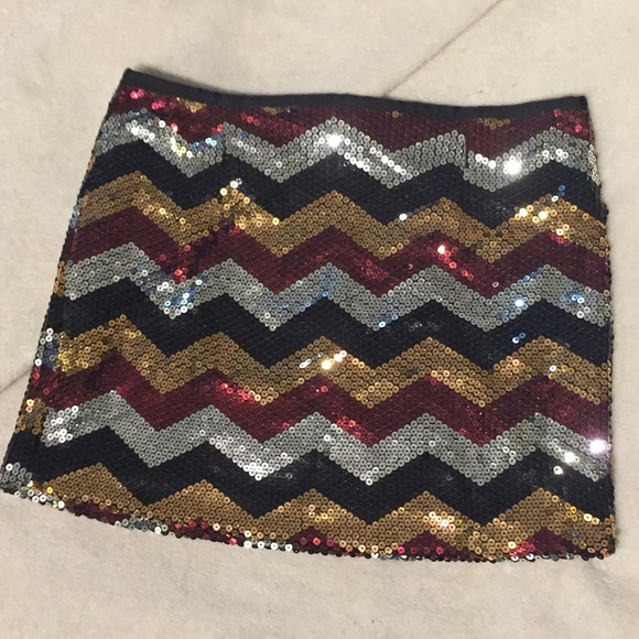 Sequin mini skirt - Picture 3 of 6
